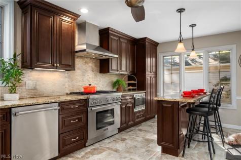 16824 Holbrook Road Shaker Heights OH 44120