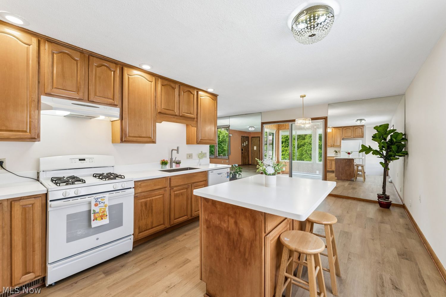 1614 Rosewood Avenue Lakewood OH 44107