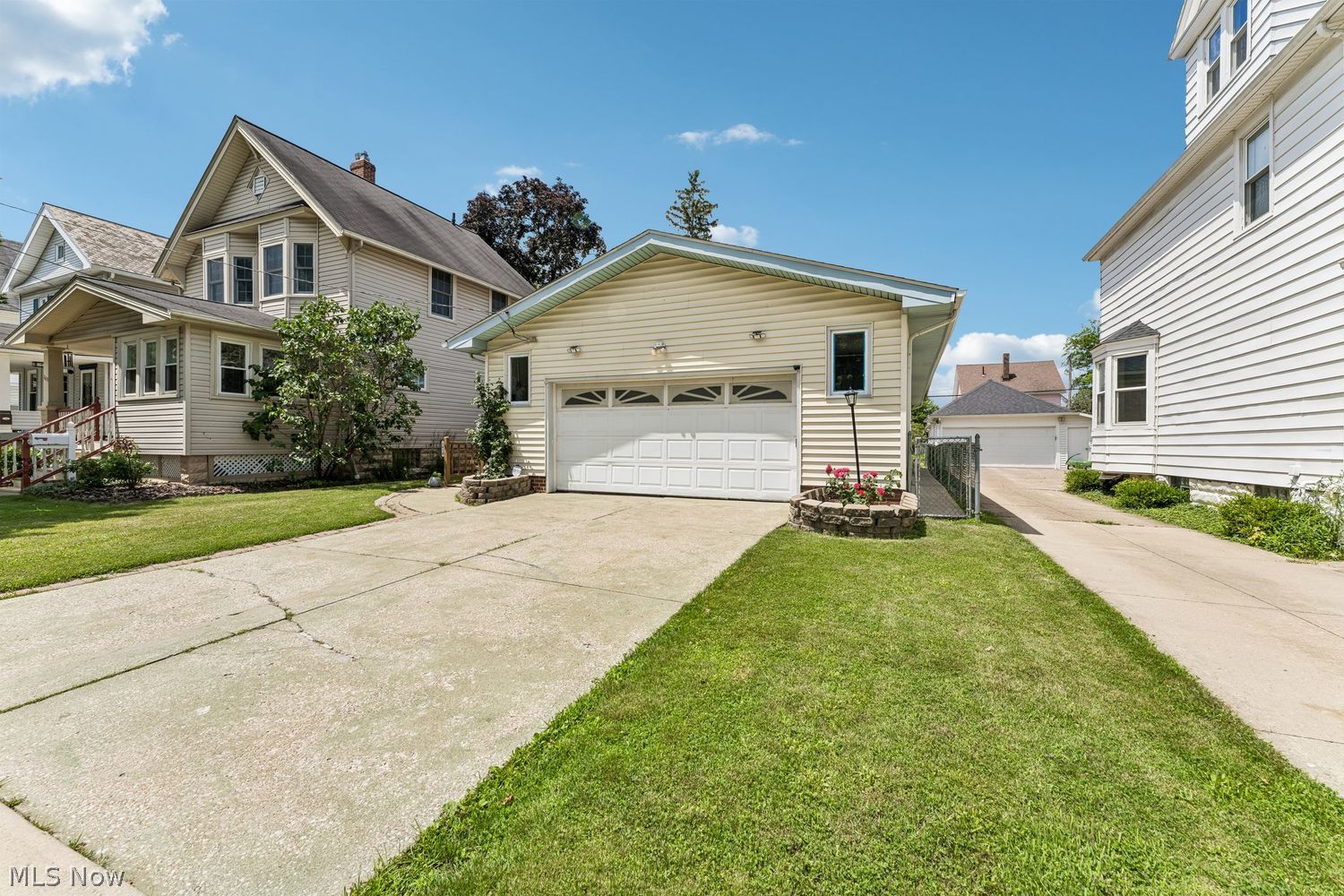 1614 Rosewood Avenue Lakewood OH 44107