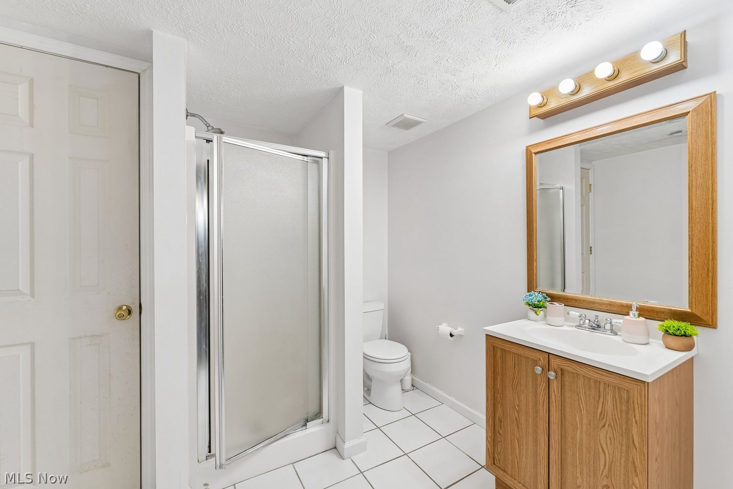 1614 Rosewood Avenue Lakewood OH 44107