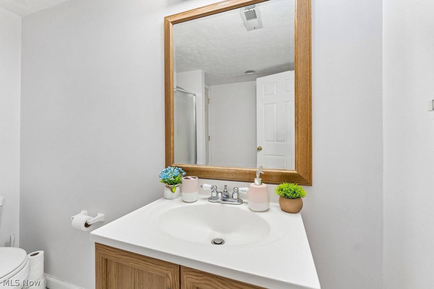 1614 Rosewood Avenue Lakewood OH 44107