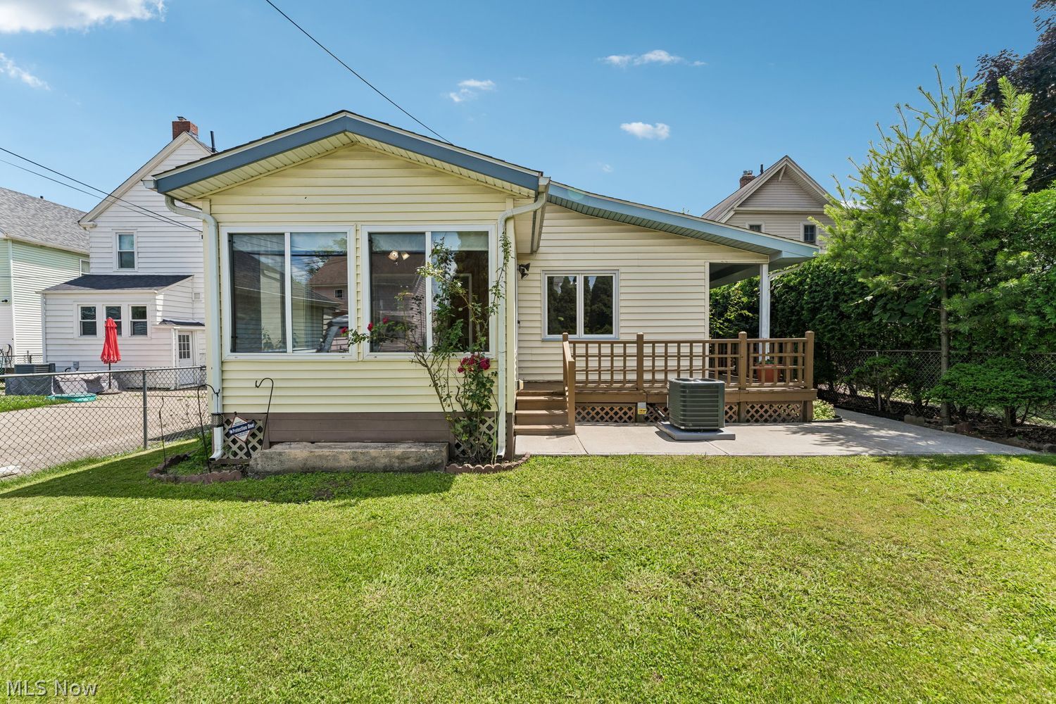 1614 Rosewood Avenue Lakewood OH 44107