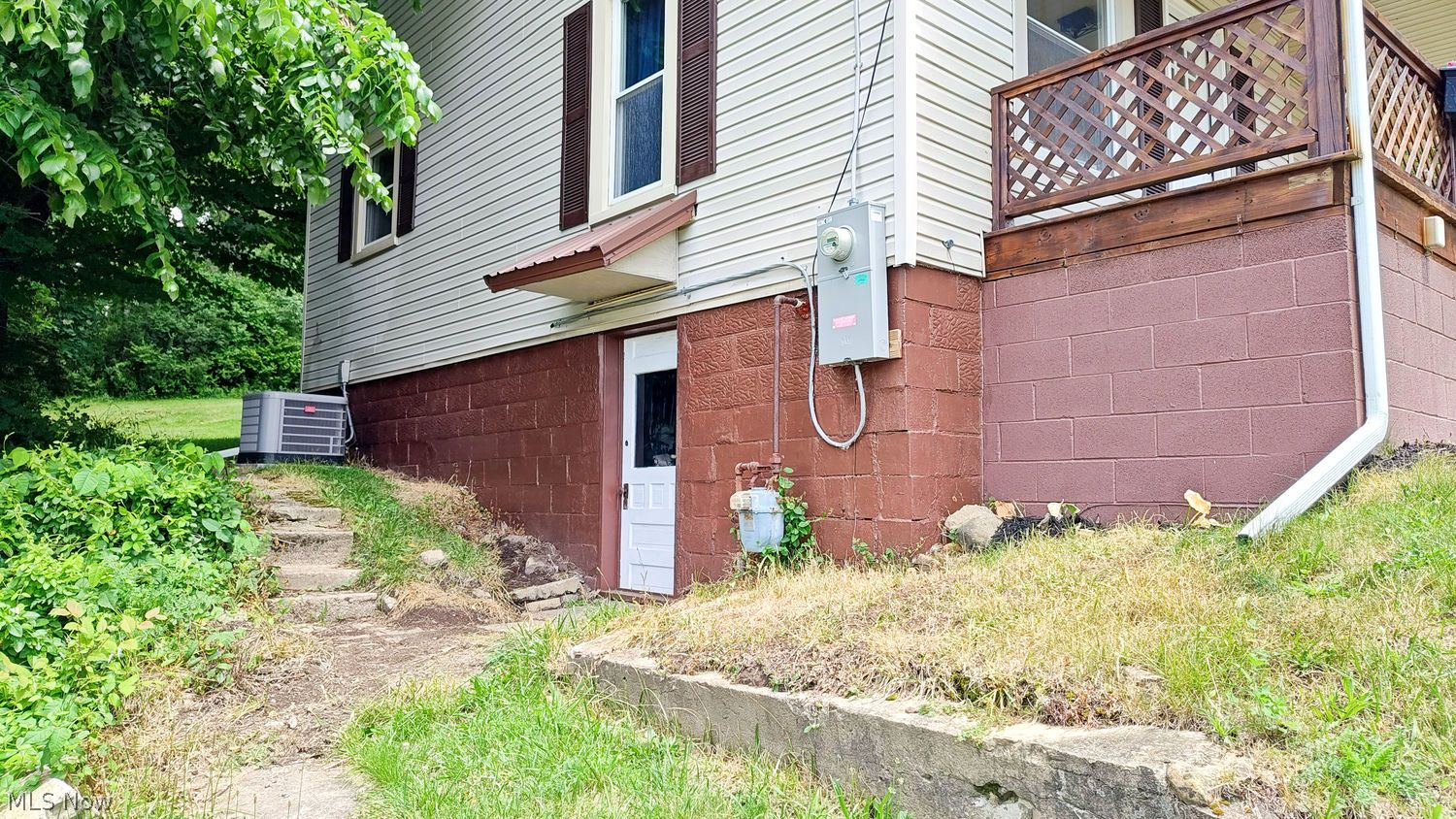 304 E Grant Street East Palestine OH 44413