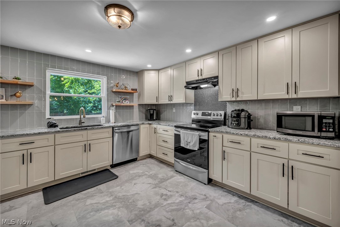 145 Hall Drive Wadsworth OH 44281