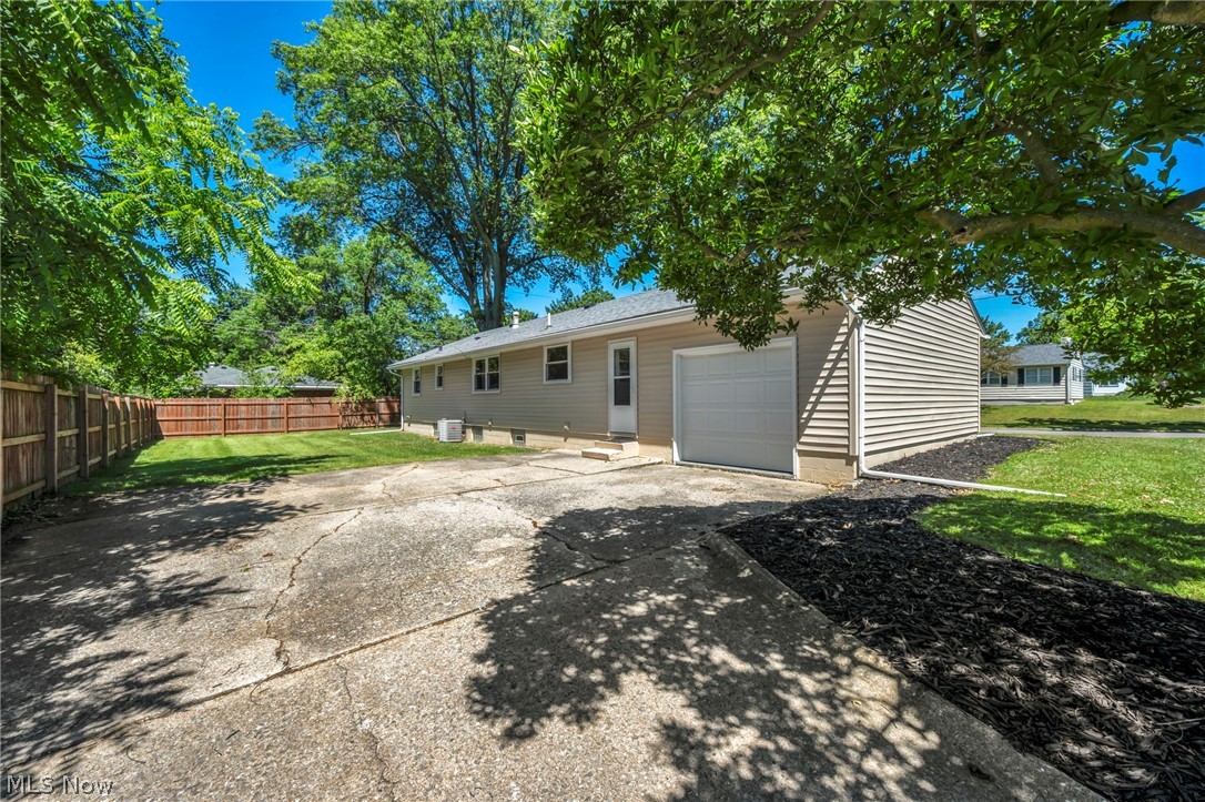 145 Hall Drive Wadsworth OH 44281