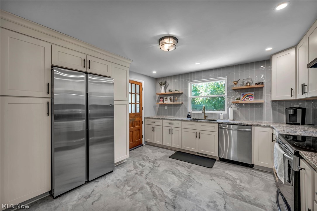 145 Hall Drive Wadsworth OH 44281