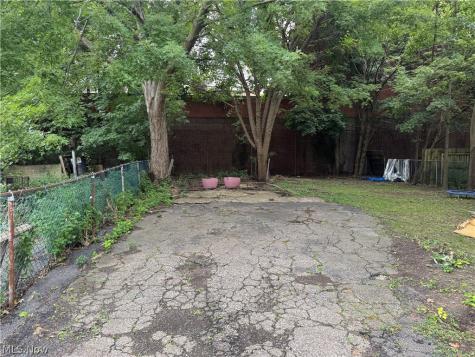 15748 Mandalay Avenue Cleveland OH 44110
