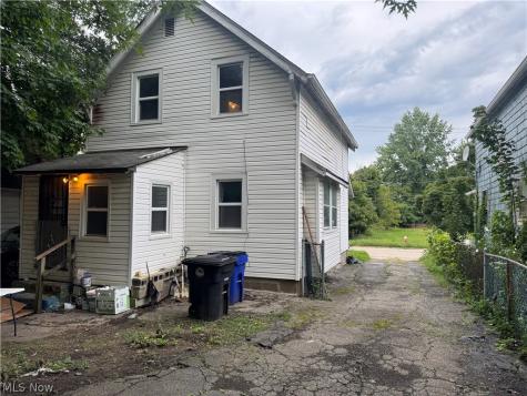 15748 Mandalay Avenue Cleveland OH 44110