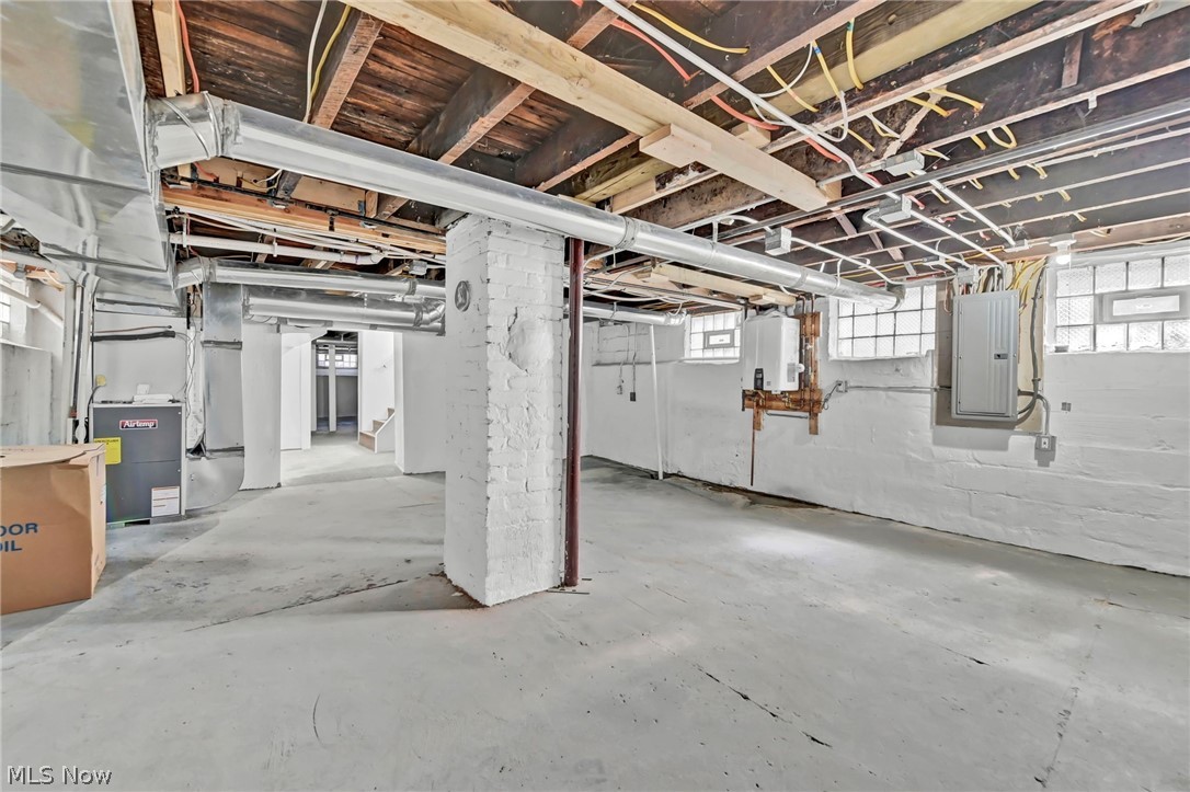 2525 Thurman Avenue Cleveland OH 44113