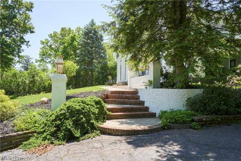 874 Merriman Road Akron OH 44303