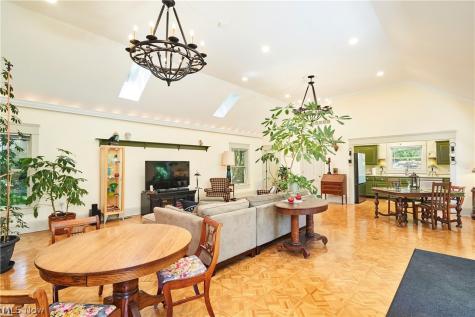 874 Merriman Road Akron OH 44303