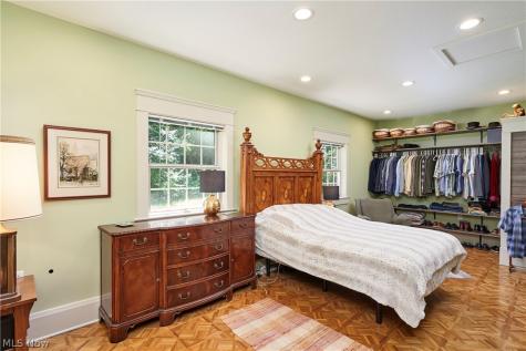 874 Merriman Road Akron OH 44303
