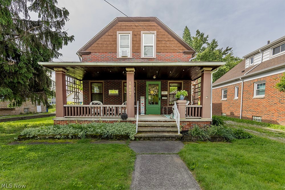 16821 Chatfield Avenue Cleveland OH 44111