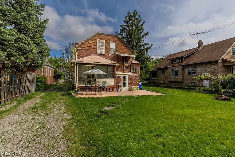 16821 Chatfield Avenue Cleveland OH 44111