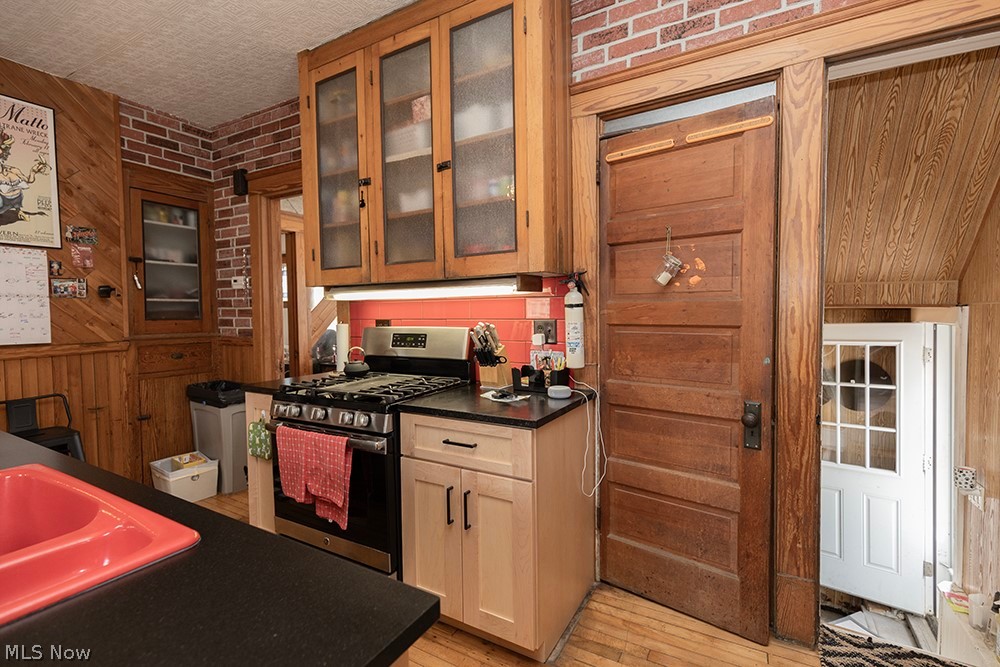 16821 Chatfield Avenue Cleveland OH 44111