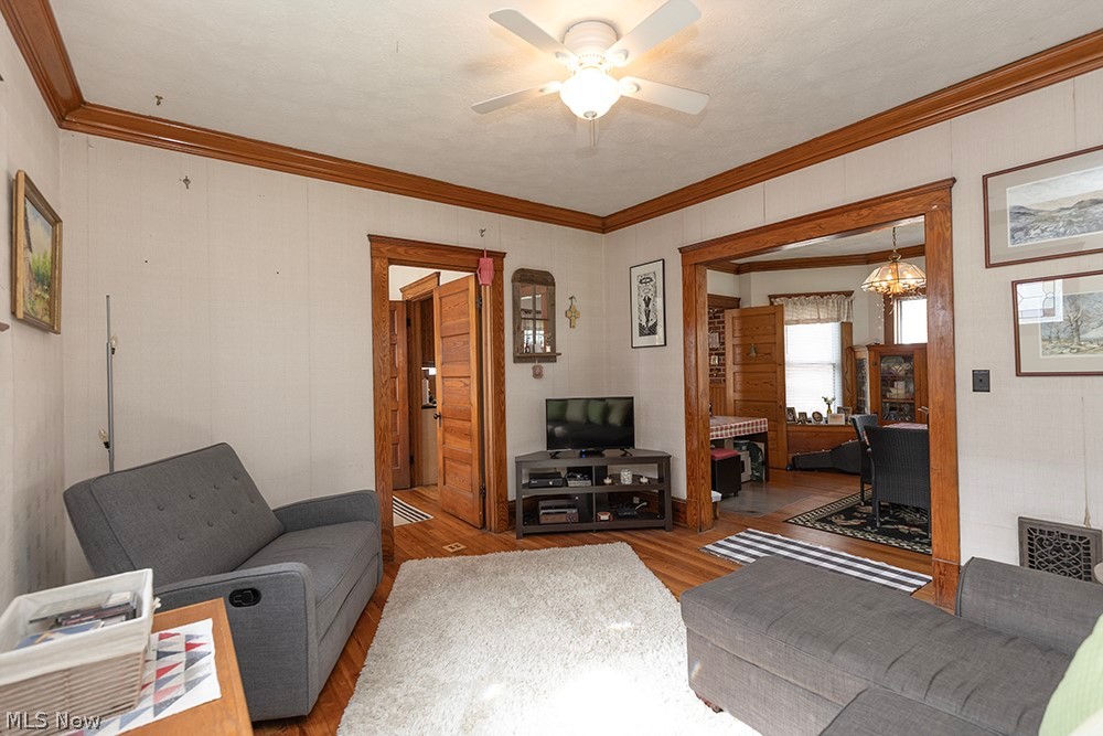 16821 Chatfield Avenue Cleveland OH 44111