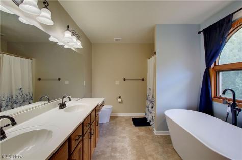 6094 Coppercove Circle NW North Canton OH 44720
