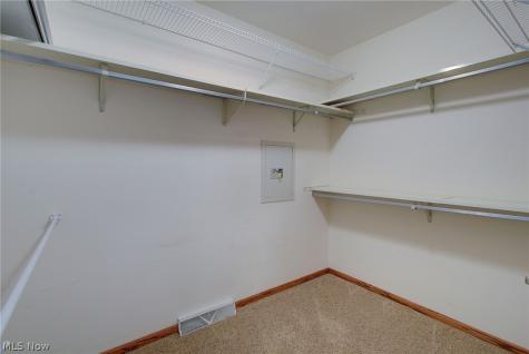 6094 Coppercove Circle NW North Canton OH 44720