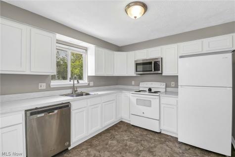 618 State Street Elyria OH 44035