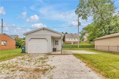 1627 33rd Street NE Canton OH 44714