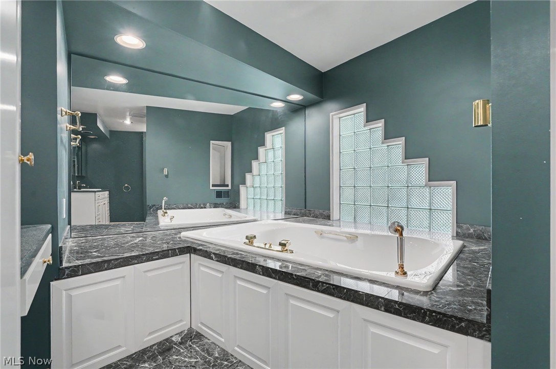 2493 Jennifer Drive Poland OH 44514