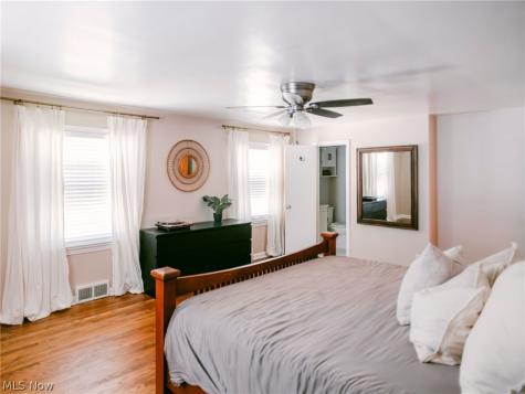 19406 Scottsdale Boulevard Shaker Heights OH 44122