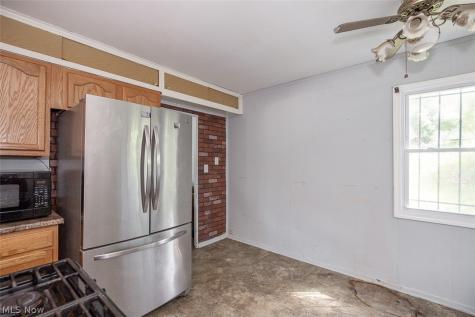 17614 Rook Circle Cleveland OH 44112