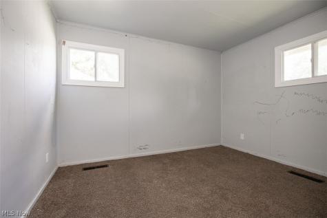 17614 Rook Circle Cleveland OH 44112