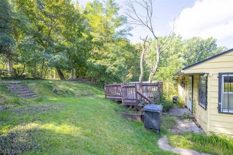 17614 Rook Circle Cleveland OH 44112