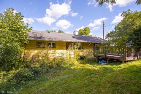 17614 Rook Circle Cleveland OH 44112