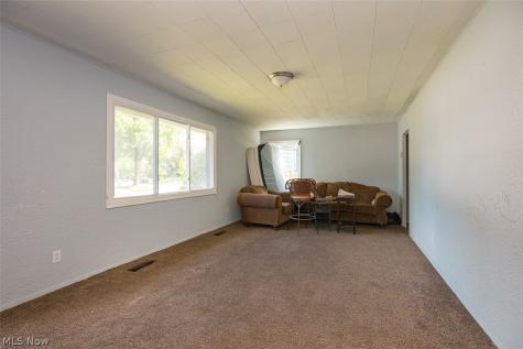 17614 Rook Circle Cleveland OH 44112