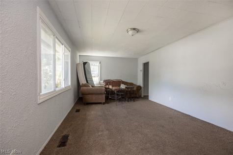 17614 Rook Circle Cleveland OH 44112