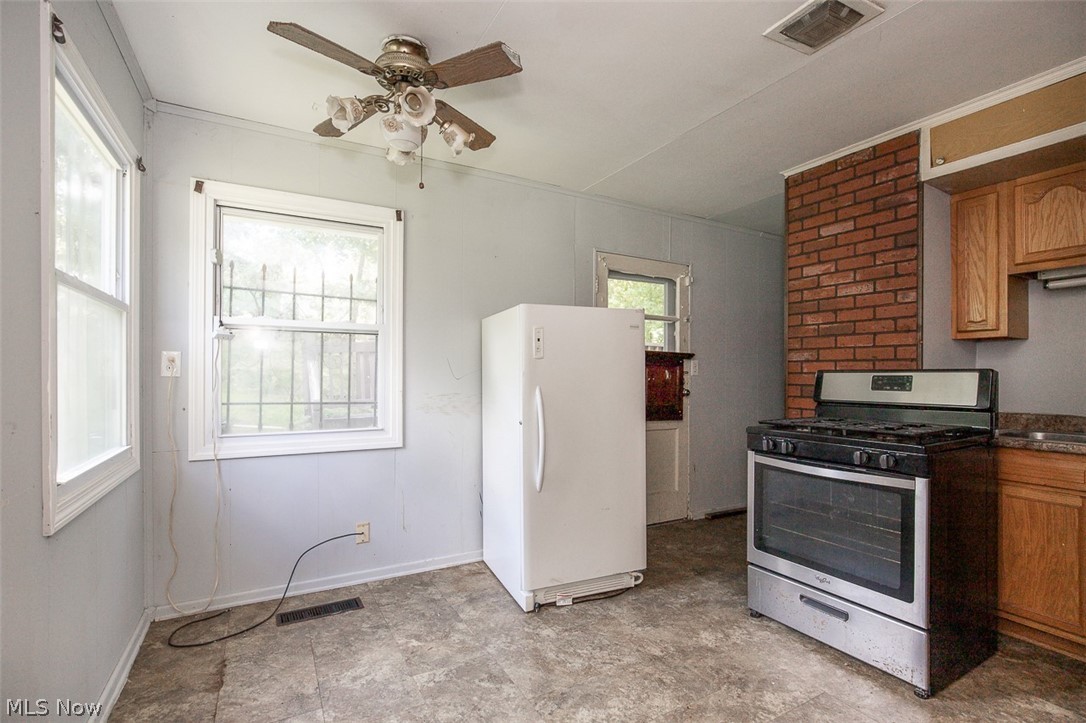 17614 Rook Circle Cleveland OH 44112