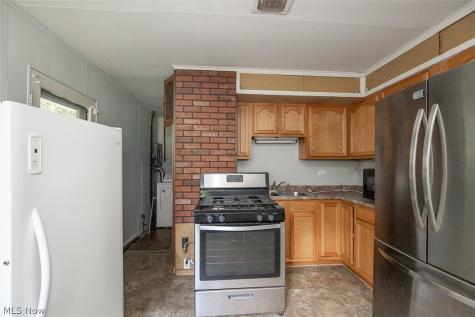 17614 Rook Circle Cleveland OH 44112