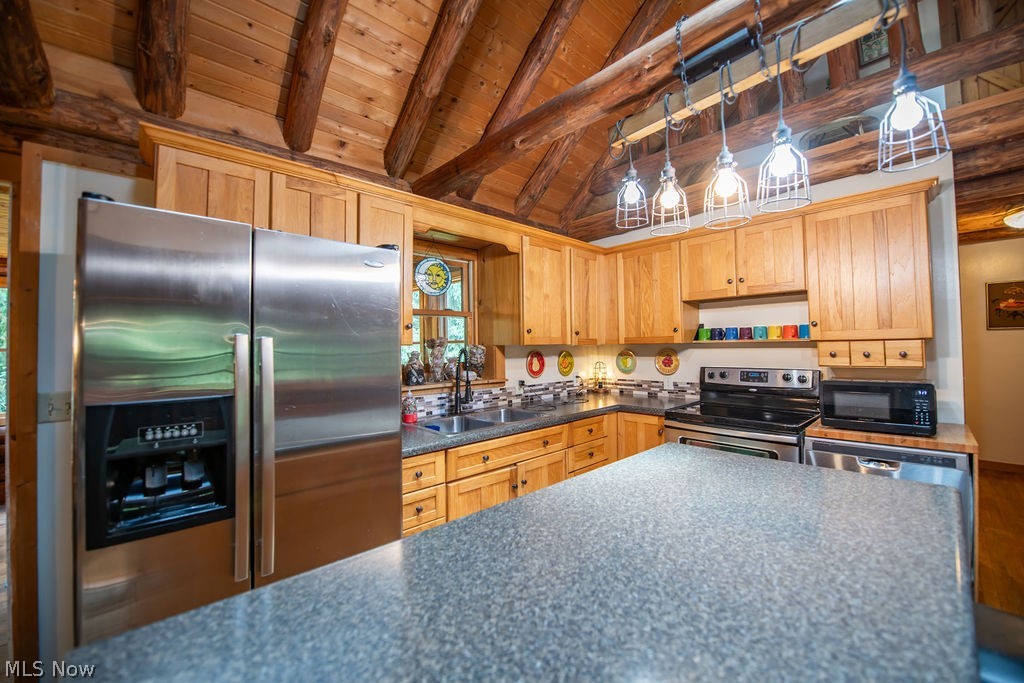 86110 Tappan Highlands Road Uhrichsville OH 44683