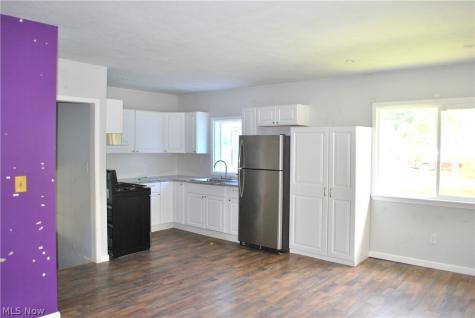 320 Broadway Street Amherst OH 44001