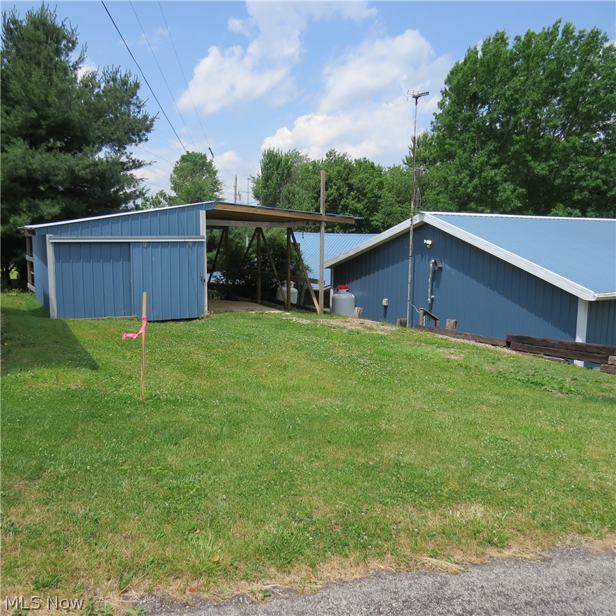 3086 Apollo Road SE Carrollton OH 44615