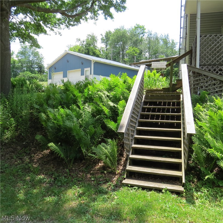 3086 Apollo Road SE Carrollton OH 44615