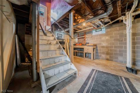 1347 Hammel Street Akron OH 44306