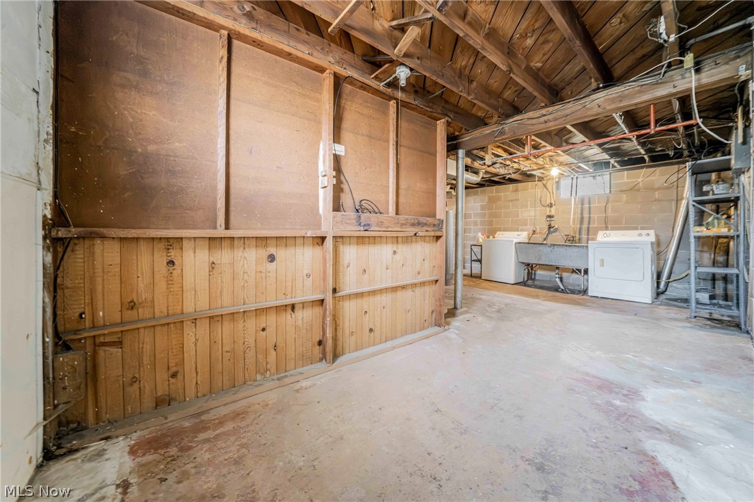1347 Hammel Street Akron OH 44306