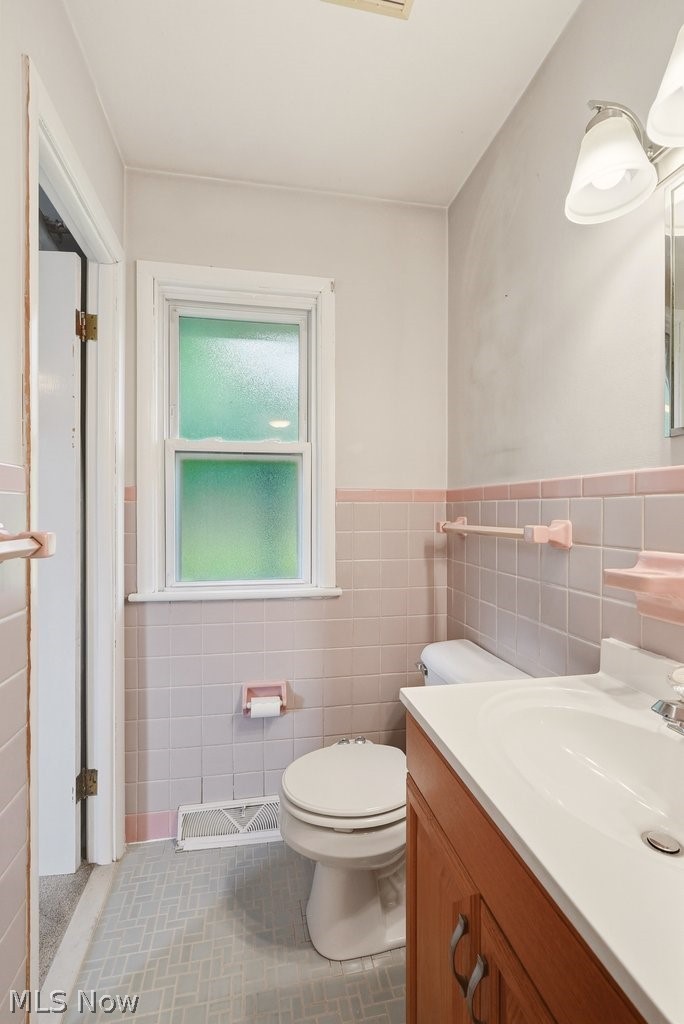 8908 Falls Lane Broadview Heights OH 44147
