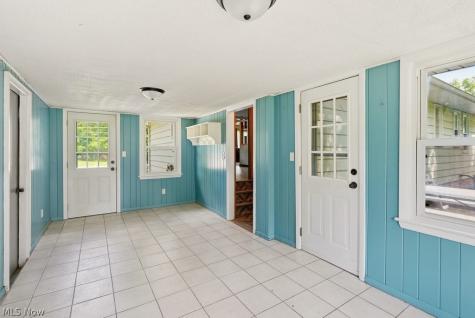8908 Falls Lane Broadview Heights OH 44147