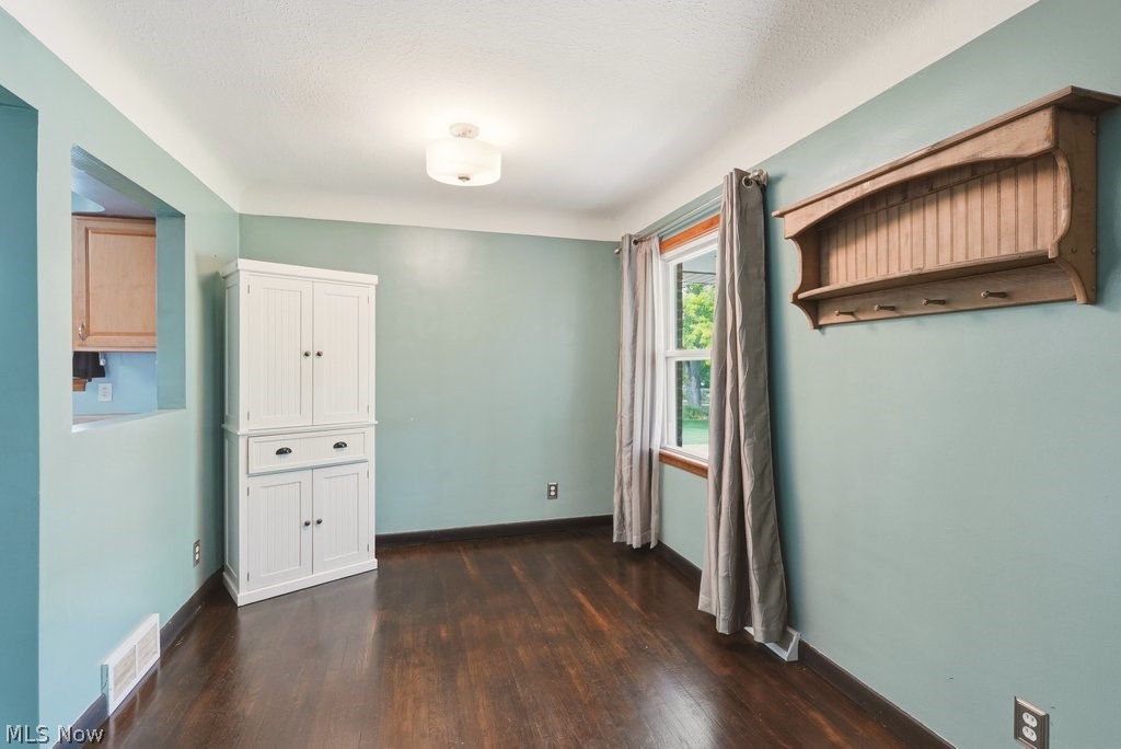 8908 Falls Lane Broadview Heights OH 44147