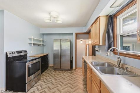 8908 Falls Lane Broadview Heights OH 44147