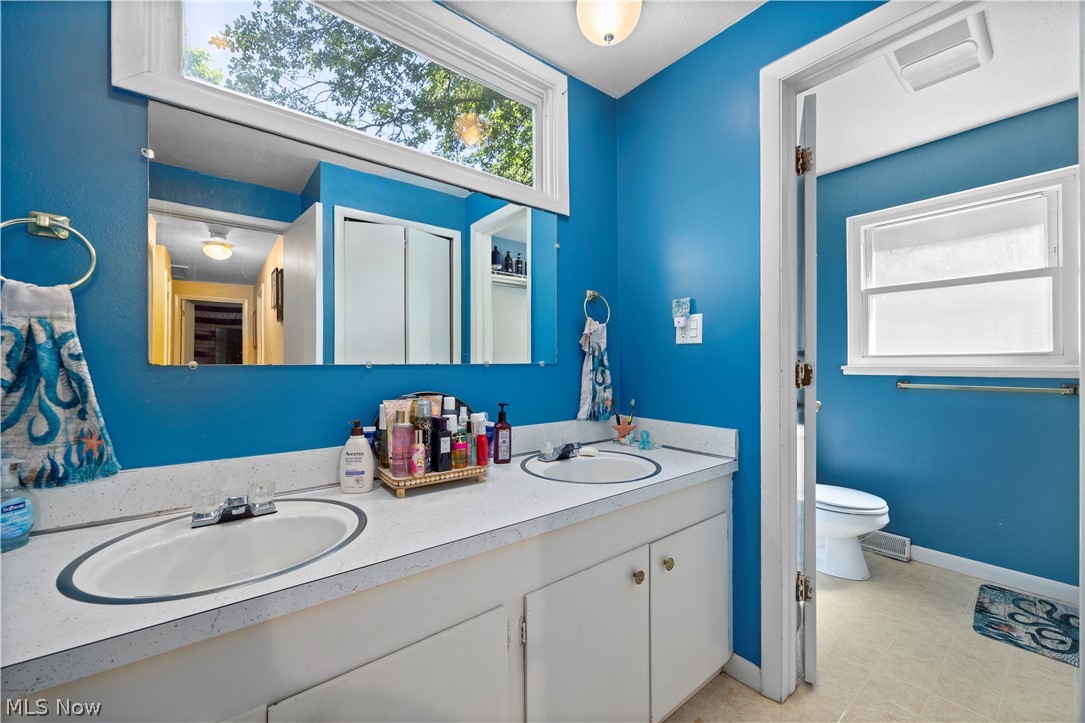 26043 Redwood Drive Olmsted Falls OH 44138