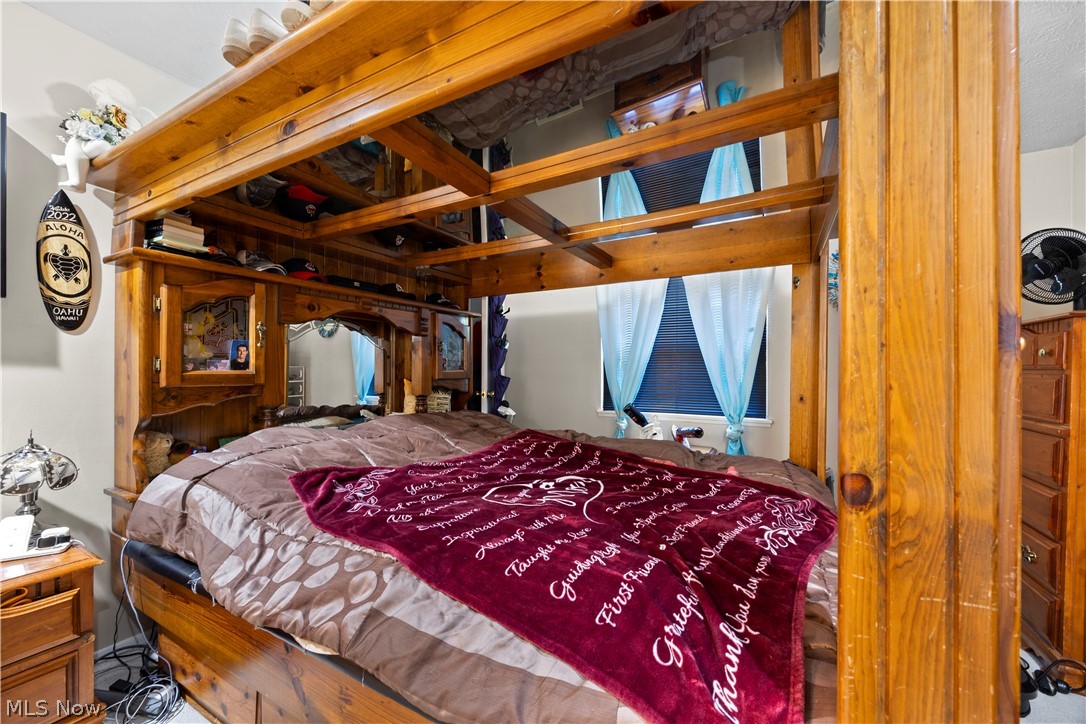 26043 Redwood Drive Olmsted Falls OH 44138