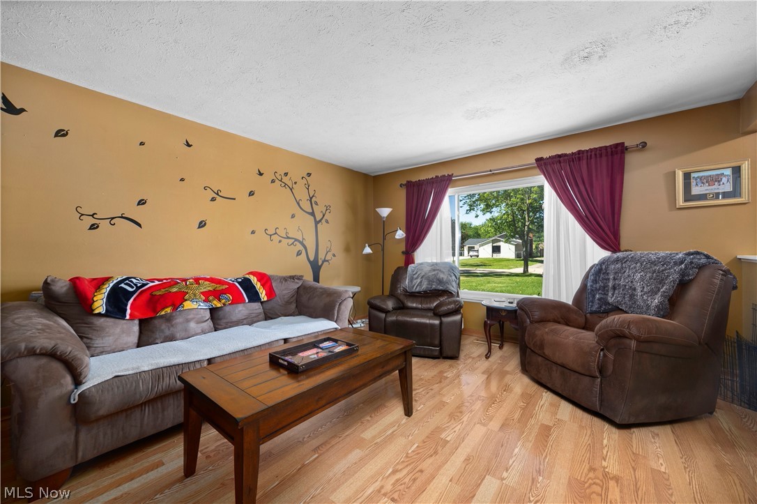 26043 Redwood Drive Olmsted Falls OH 44138