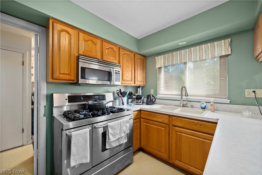 26043 Redwood Drive Olmsted Falls OH 44138