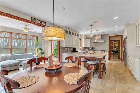 32811 Saint James Trail Avon OH 44011