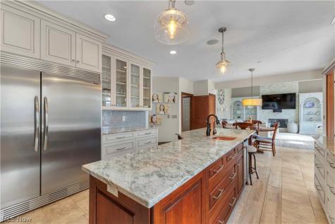 32811 Saint James Trail Avon OH 44011